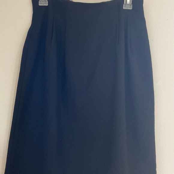 ilyse hart Dresses & Skirts - ILyse Hart LTD VNTG  Black pleaded Lined 100% Wool  Zipper Skirt Women Size 12